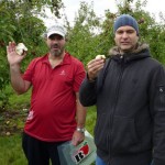 Guy-making-new-apple-firends