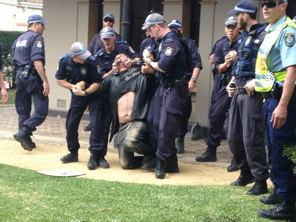 nsw_police_use_illegal_pain_hold_on_activist_at_university_of_sydney